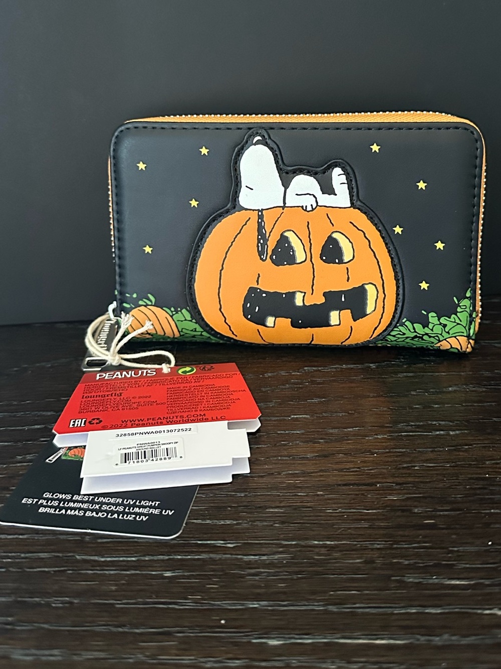 Loungefly Glow in the Dark Peanuts zippered wallet